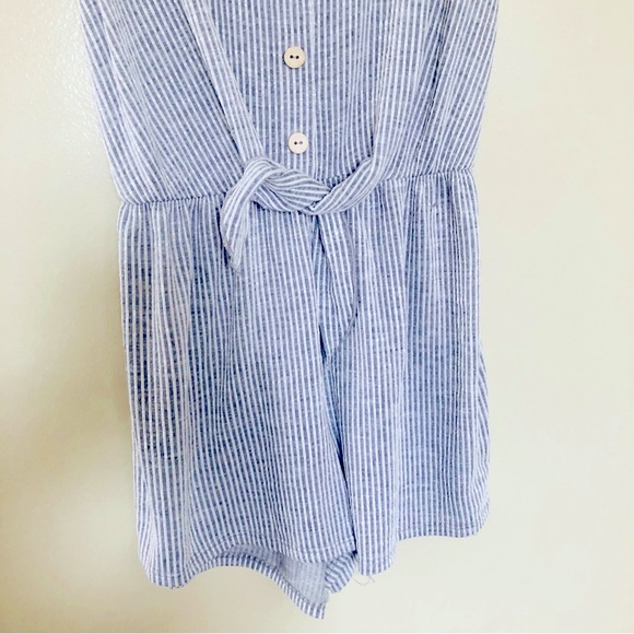 Caution To The Wind Blue & White Sleeveless Shorts Romper Size S Tie Waist - Picture 3 of 6